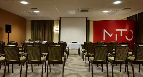 Holiday Inn Kenilworth - Warwick Christmas Parties 2026