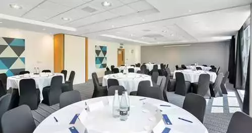 Pennington Suite at Holiday Inn Express Leigh - Sports Village