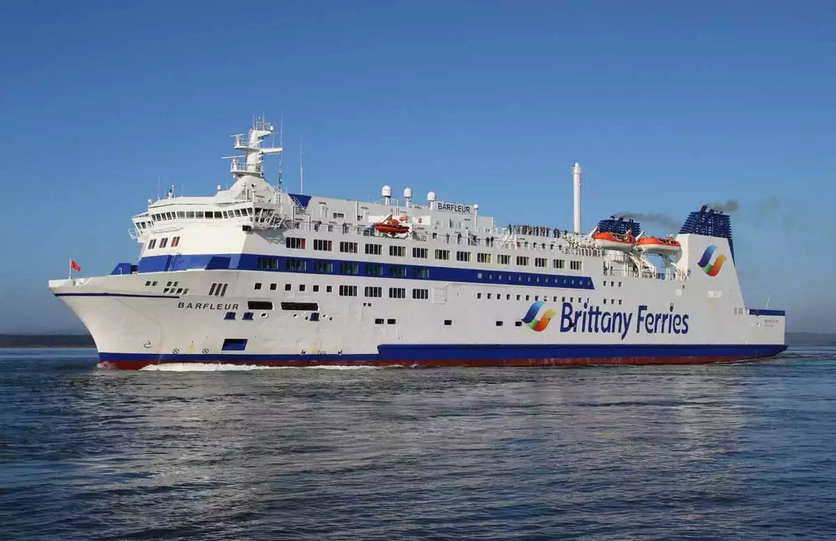 Poole Takes to the Water to Say a Final Farewell to Barfleur