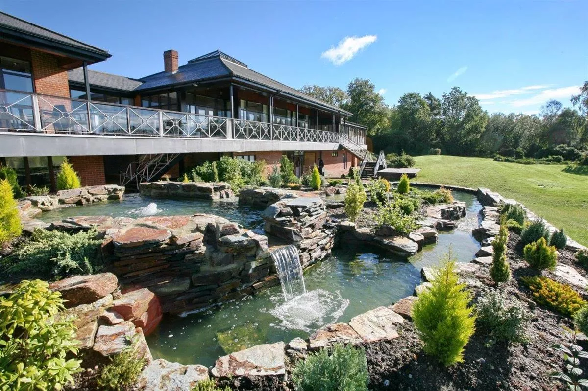 Bearwood Lakes Golf Club