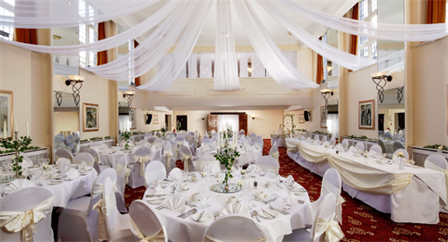 Asian Wedding Venues In West Yorkshire Chooseyourwedding Com Cartwright Hall Art Gallery Wedding Venue Near Bradford West Yorkshire Weddingvenues Com