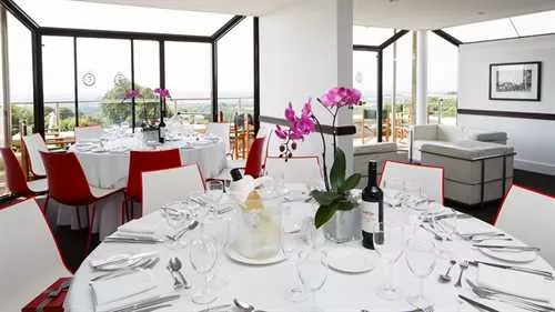 March Boxes 1 room hire layout at Goodwood Racecourse 