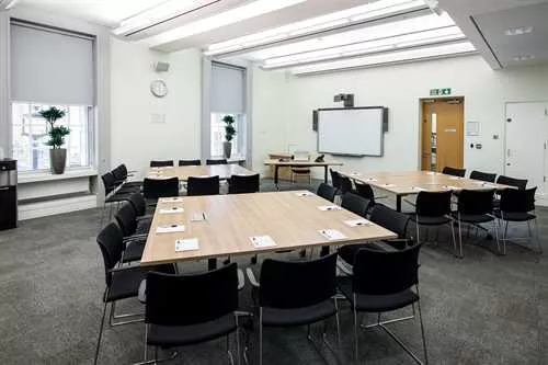 The Agnes Hunt 1 room hire layout at 20 Cavendish Square