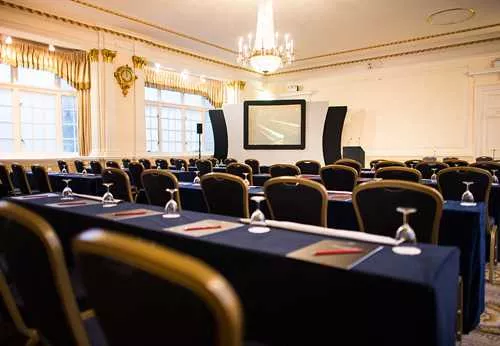 Burton 1 room hire layout at 116 Pall Mall