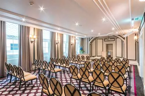 Somerset Suite