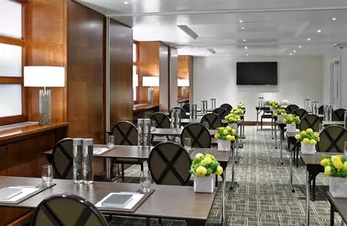 Oxford Suite 1 room hire layout at London Marriott Hotel Park Lane 