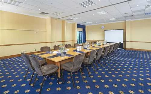 Hadham Suite 1 room hire layout at Novotel London Stansted Airport Hotel