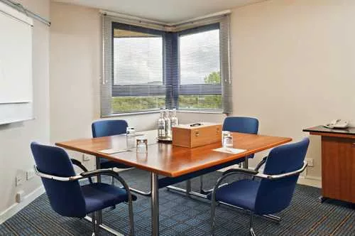 Syndicate 8 1 room hire layout at Holiday Inn Taunton M5, JCT.25