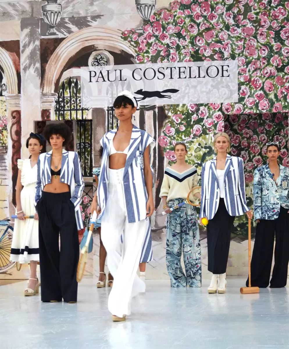 PAUL COSTELLOE’S SHOW ‘IL GIARDINO’ RECEIVES HIGH ACCOLADE AT THE LINDLEY HALL  