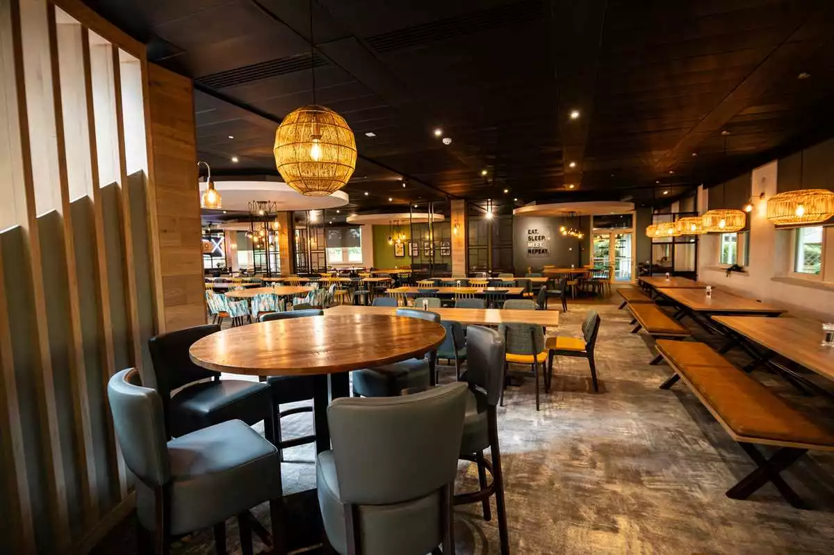 Kents Hill Park Unveils Modern Restaurant Refurbishment with a Focus on Sustainability and Customer Feedback 