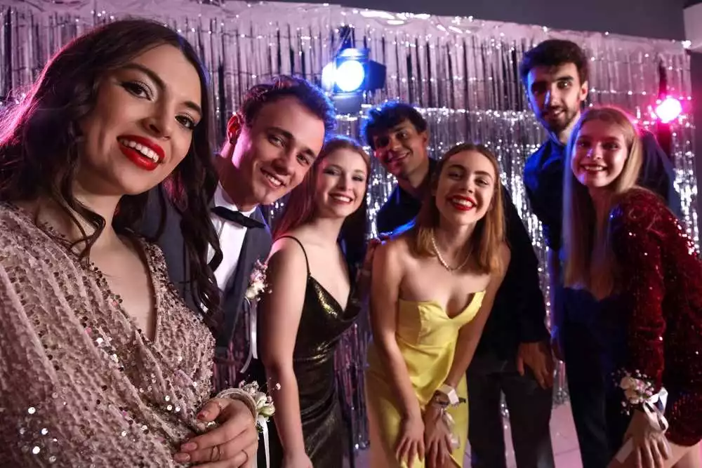 Top Tips for Choosing the Best School Prom Venue 2025